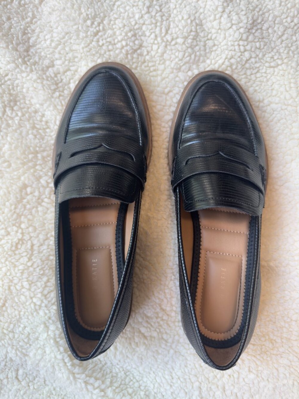 Kelly & Katie Black Lizard Embossed Penny Loafer Lug Sole Preppy Sz 8.5